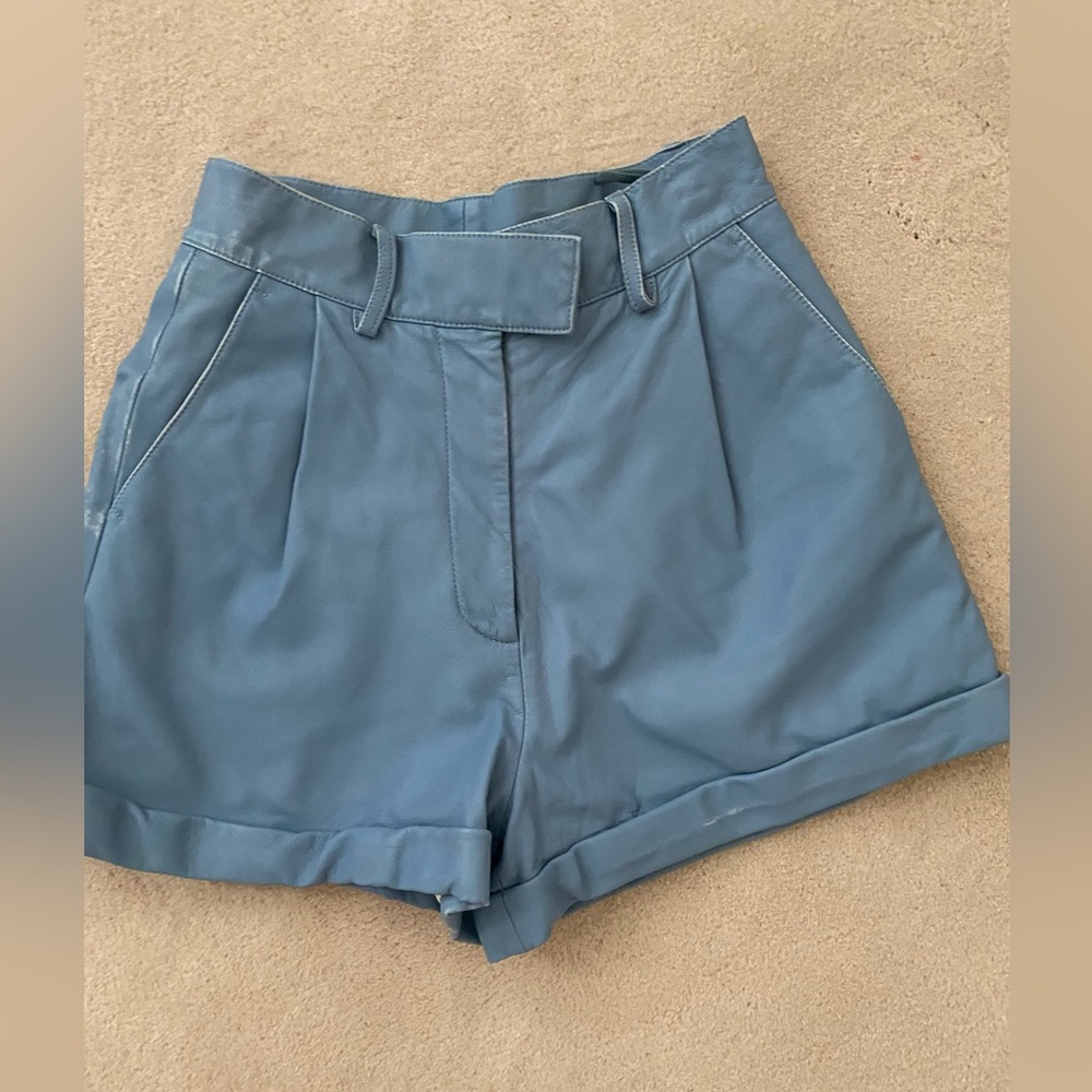 REMAIN PAOLA BLUE SHEEP LEATHER SHORTS HIGH RISE WITH A DISTRESSED LOOK SIZE 4
